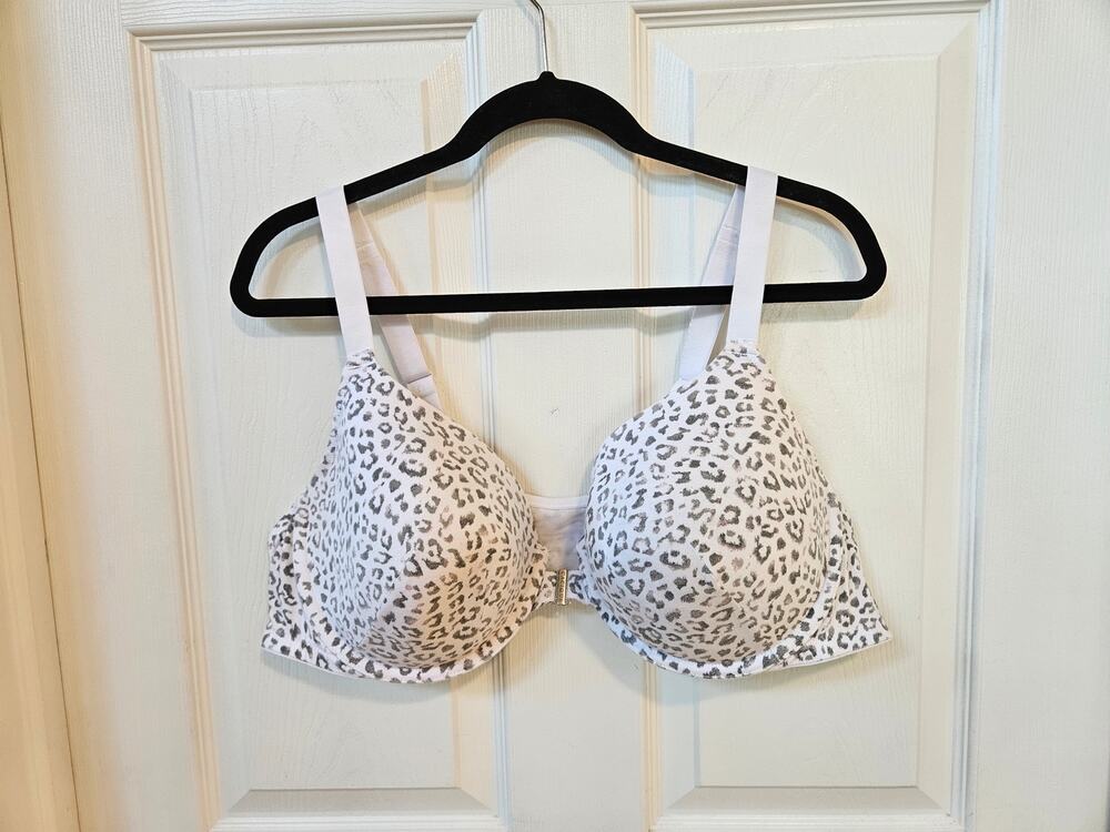 Cacique Lightly Lined T-Shirt Bra 46C Leopard Print Front Closure Underwire